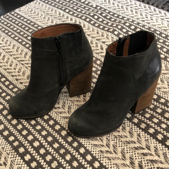 COPY - JEFFREY CAMPBELL BOOTS - Picture 2 of 3